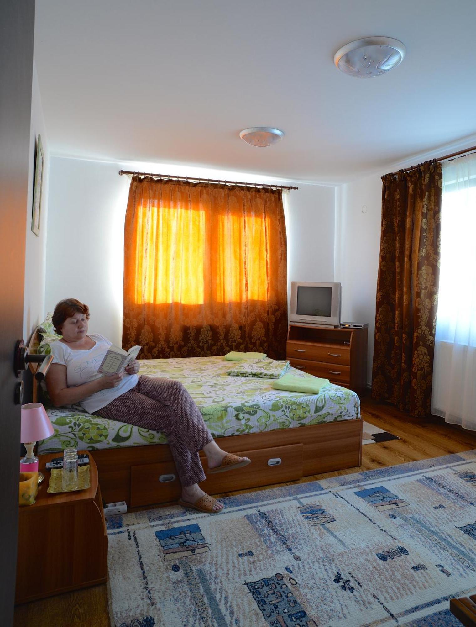 Vila Madudu Vălenii de Munte エクステリア 写真